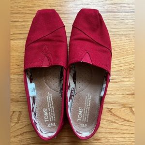 TOMS Red Canvas Women's Classics (size 8.5)